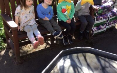 Green Room and Green 2 Explore Planting with Children’s Kitchen