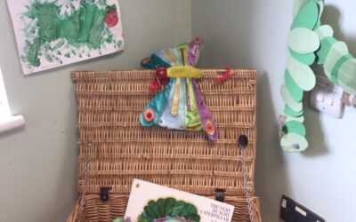 Structures, Caterpillars and Chrysalises in Green Room!